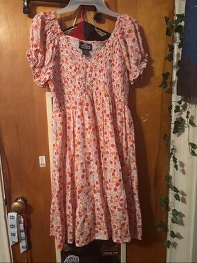 Arizona Jean Company Pink Floral Smocked Puff Sleeve Dress